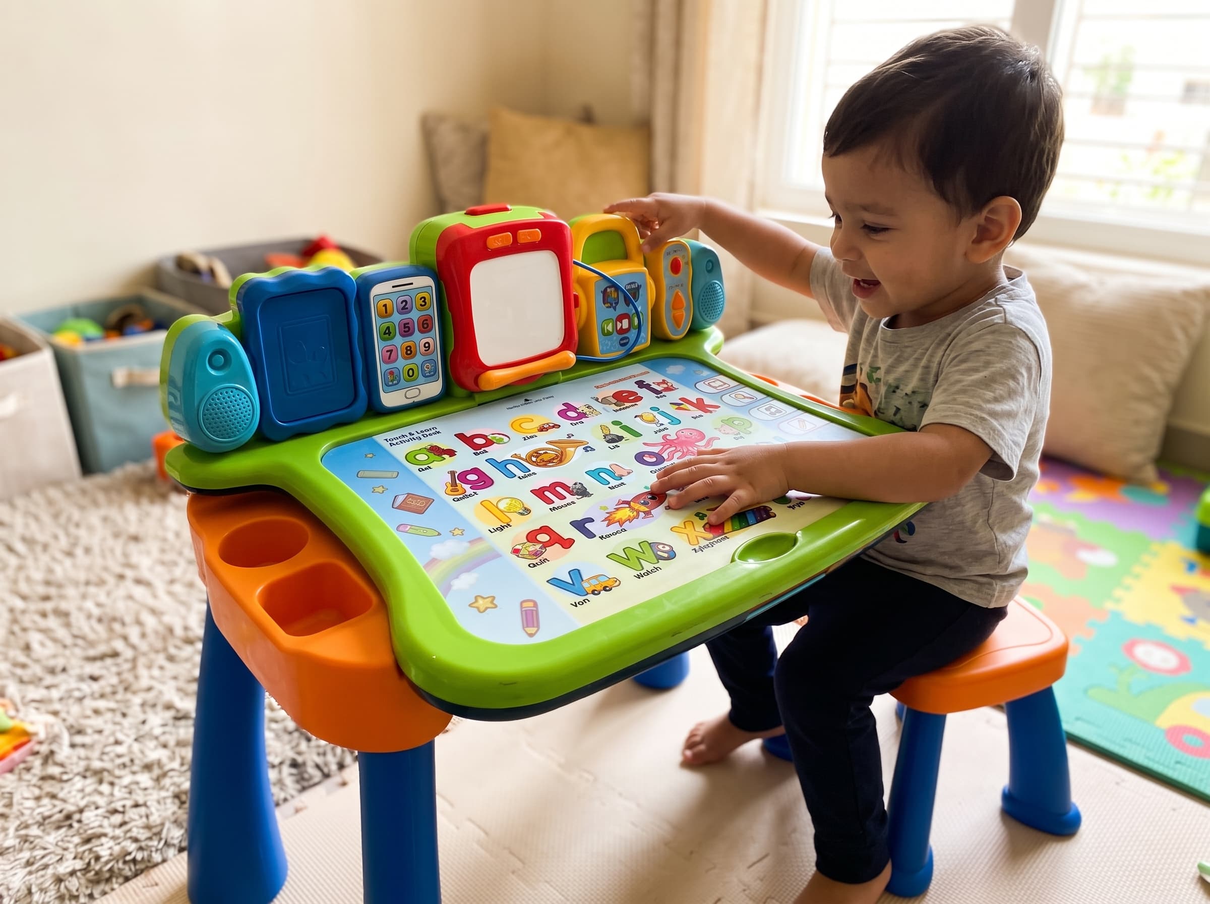 Pre-loved VTech Touch & Learn Activity Desk Deluxe