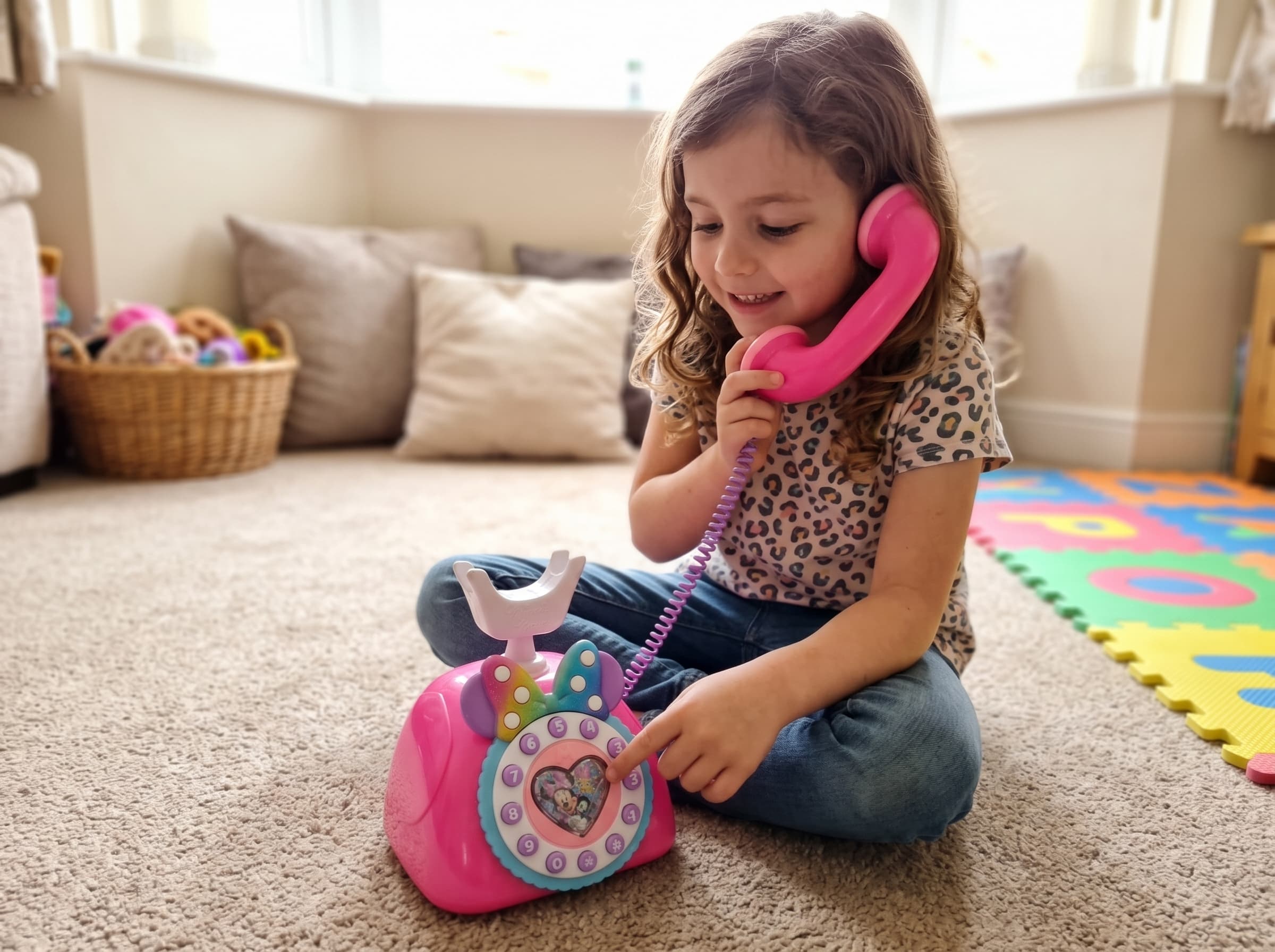 Pre-loved Disney Junior Minnie Mouse Ring Me Phone – Pink Toy Telephone with Lights & Sounds