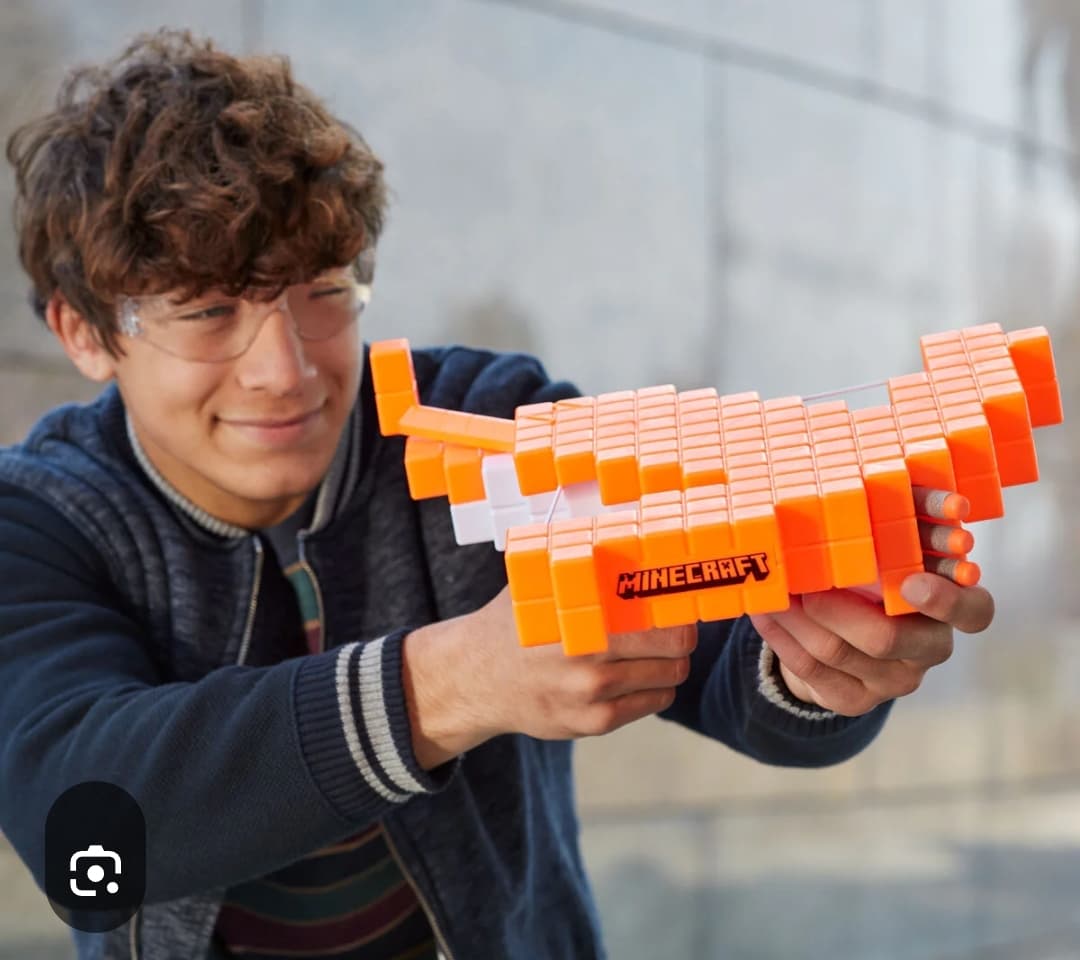Pre-loved Nerf Minecraft Pillager's Crossbow – Dart Blaster with 3 Darts