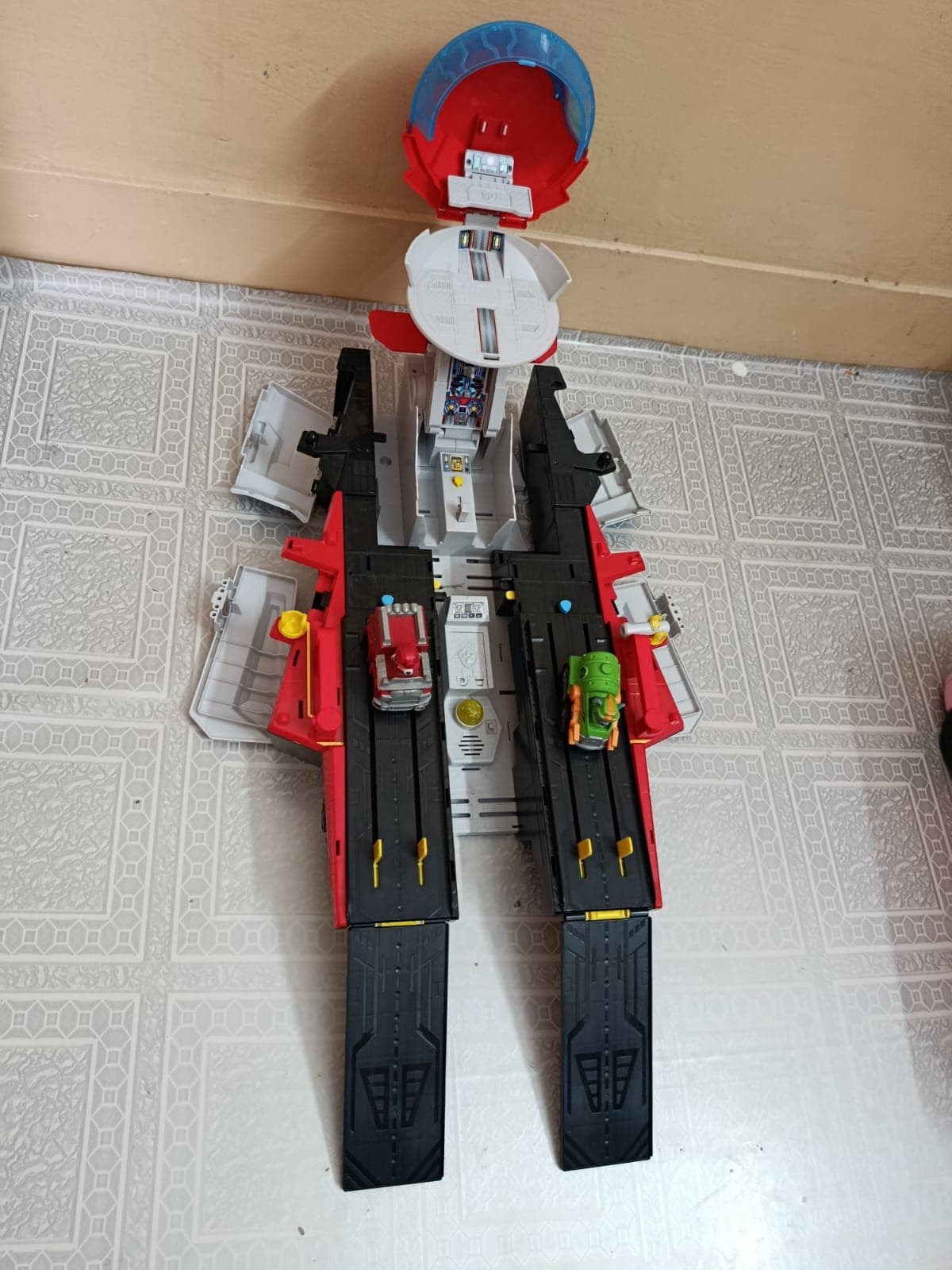 Pre-loved PAW Patrol: The Mighty Movie Aircraft Carrier HQ